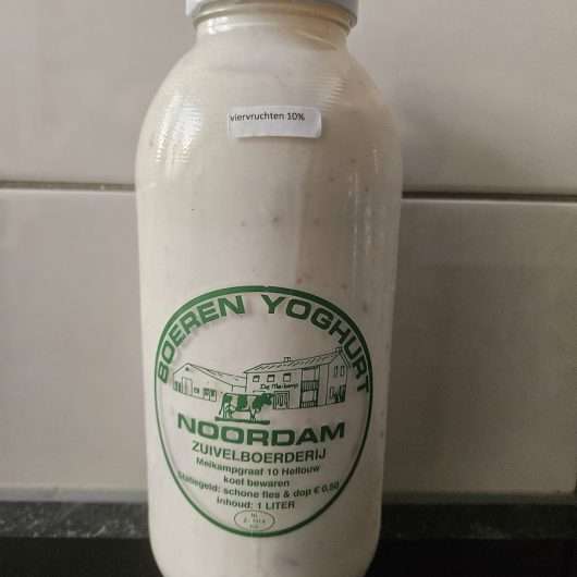 *Viervruchtenyoghurt*